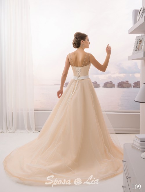 https://www.sposa-lia.com/images/stories/virtuemart/product/109 (3).jpg